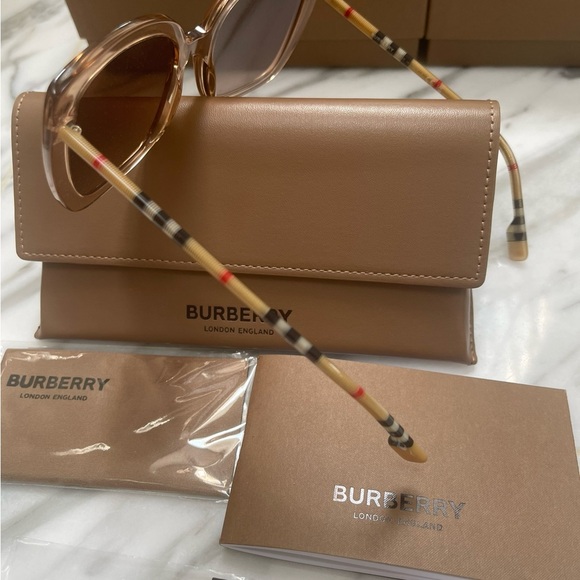 BURBERRY PEACH TRANSPARENT FRAMES WITH ICONIC VINTAGE CHECK MONOGRAM PATTERN ARM - Picture 4 of 16